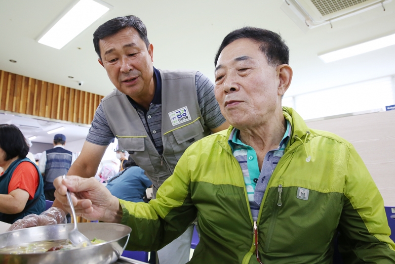 이일선 (주)금강산업개발 대표, 6년째 이어진 ‘한방갈비탕데이’